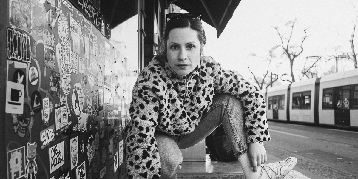 Gründerin Kmmrgrphy, Outdoor-Portrait mit Leopulli